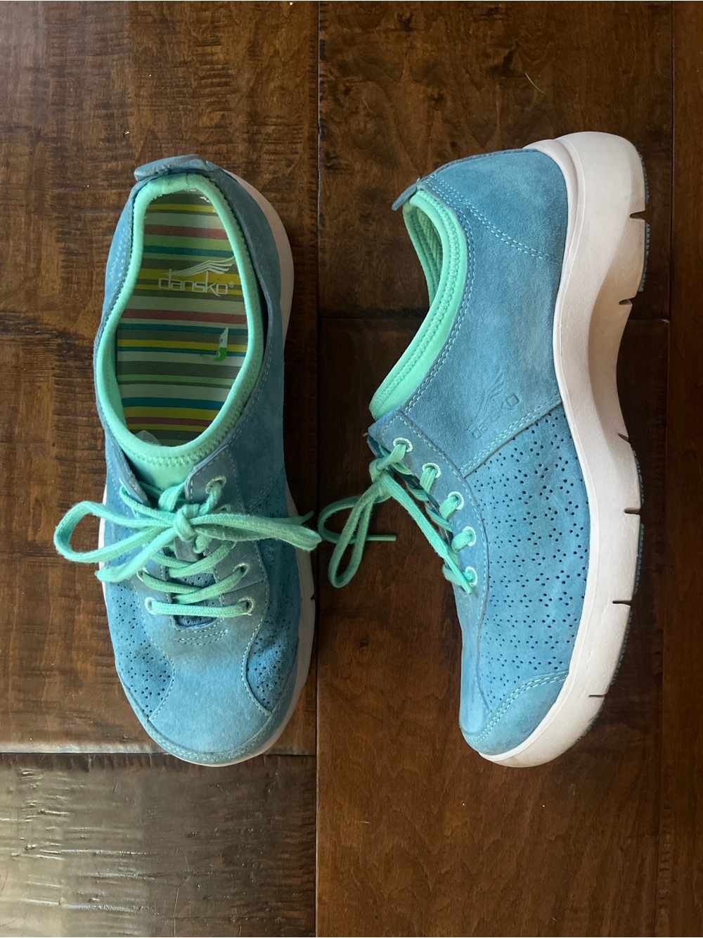 Dansko Elise teal/blue suede comfort perforated sneakers with mint trim. EU 39